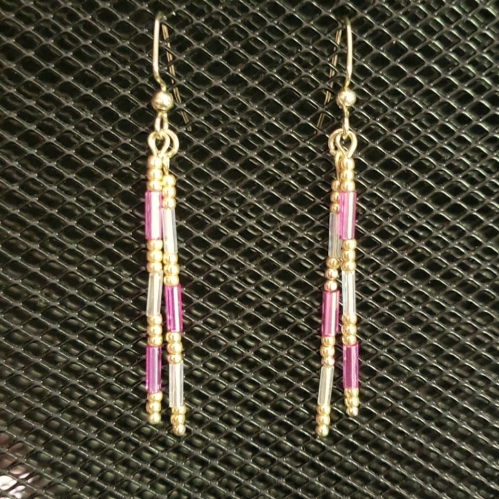 Fuchsia bugle & gold seed beaded earrings - Picture 3 of 7